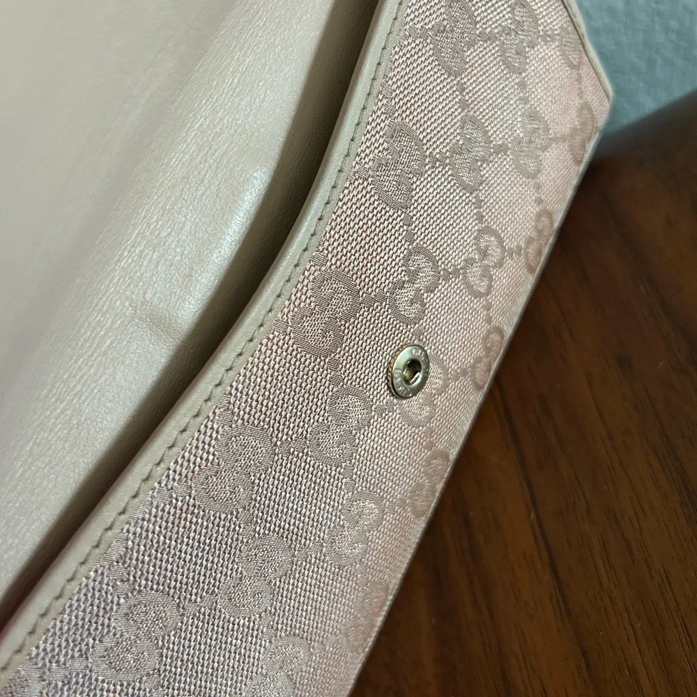 Gucci Pink Monogram Lovely Heart Wallet with Heart Detail - Picture 9 of 13